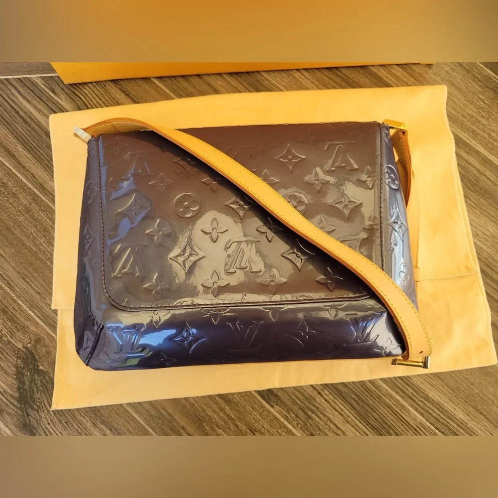 Indigo Monogram Vernis Thompson Street Bag - Picture 15 of 16